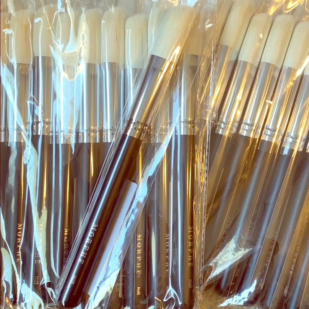 New Morphe M405 Contour Blush Brush 💕